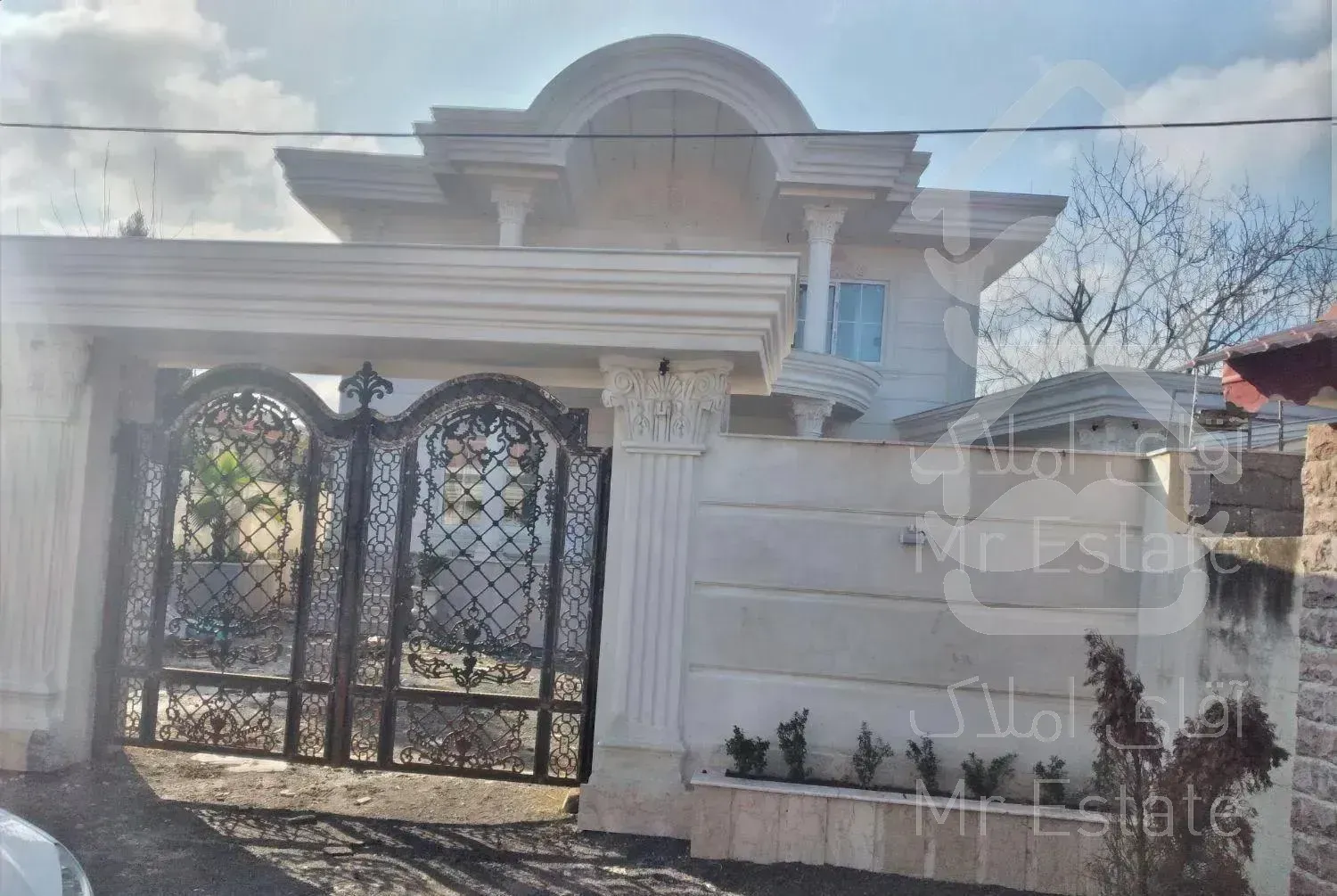 ویلایی فروش نقدی ودر فاصله ۵۰۰ متری ساحل