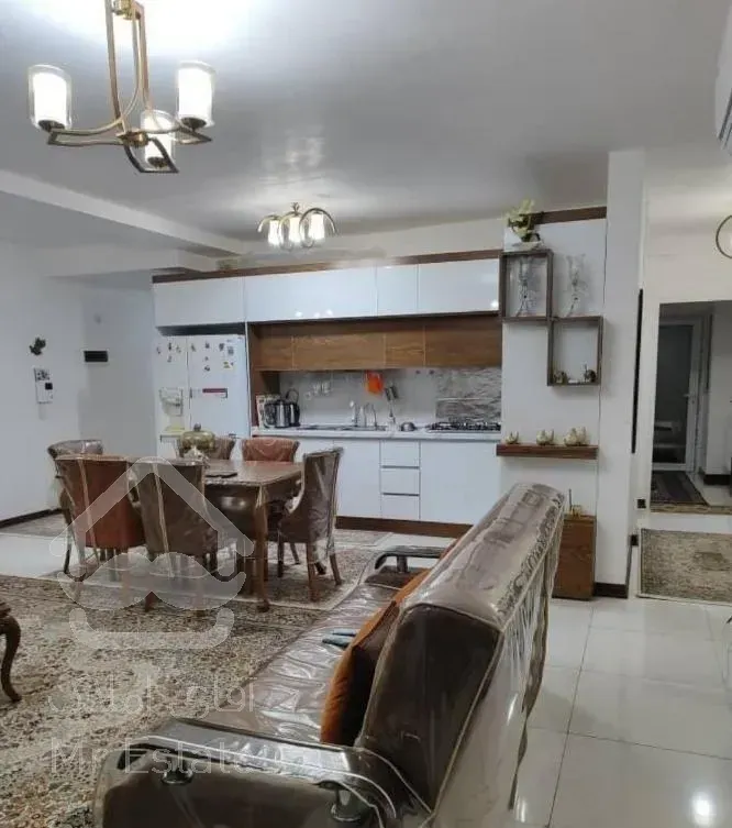 فروش اپارتمان ۱۳۰متری ۳خواب مستر در لاله