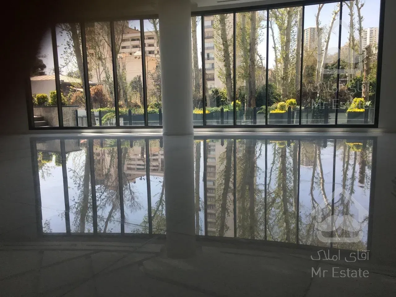 نیاوران، ۴۳۰ متر لوکس ترین سازه شمیران