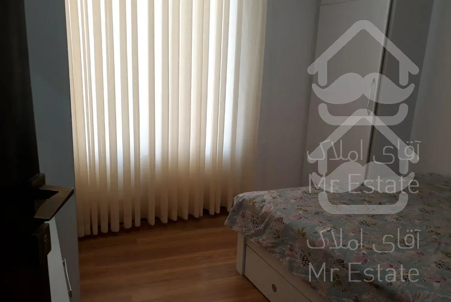 آپارتمان شیک و تمیز چهار واحد چهار طبقه در خ شفا