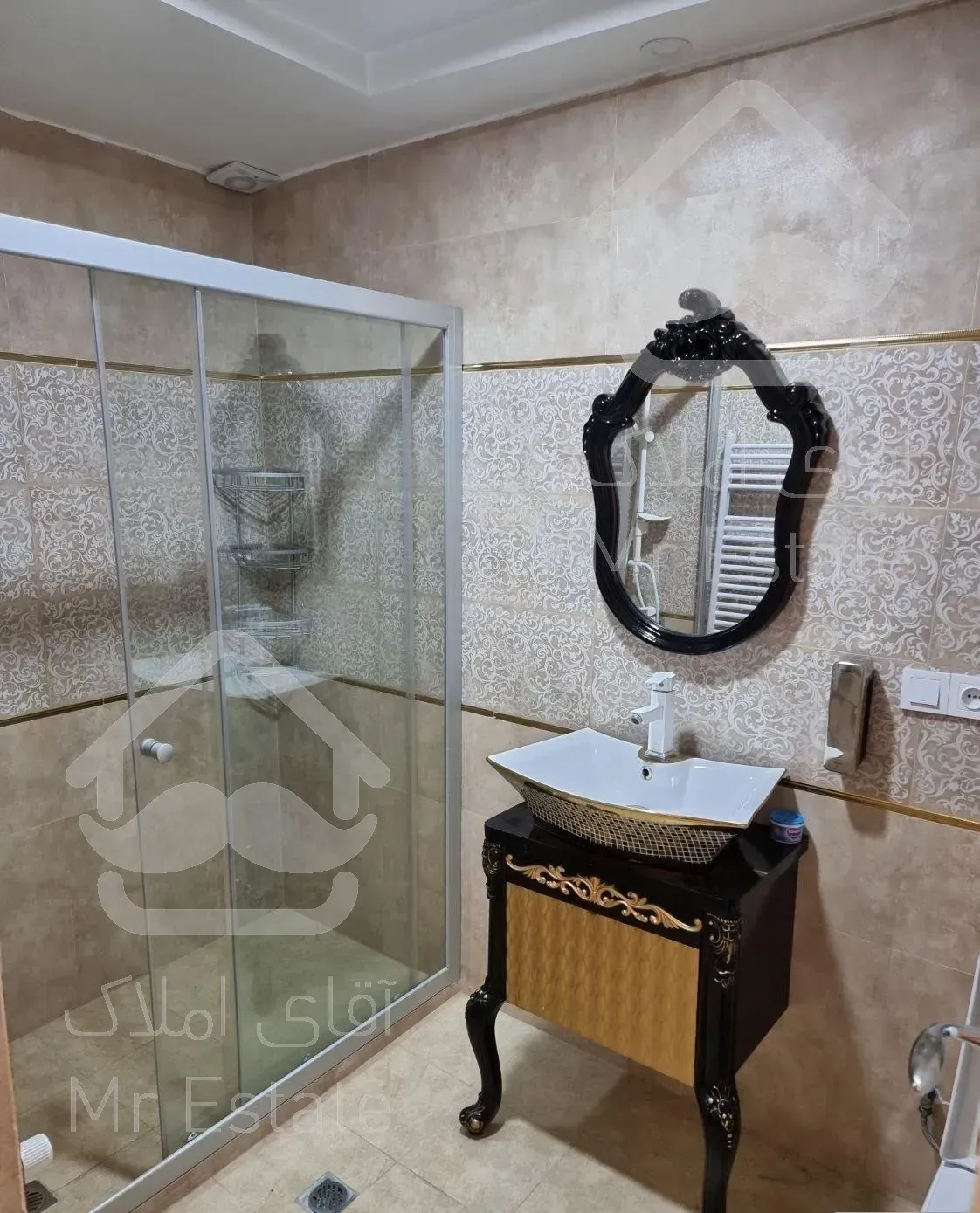 سعادت آباد135متر بلوار 24متری