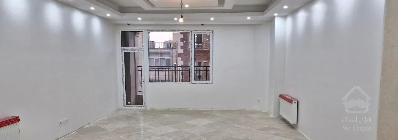 ۱۰۵ متری کلید نخورده جنوب فلکه اول صادقیه