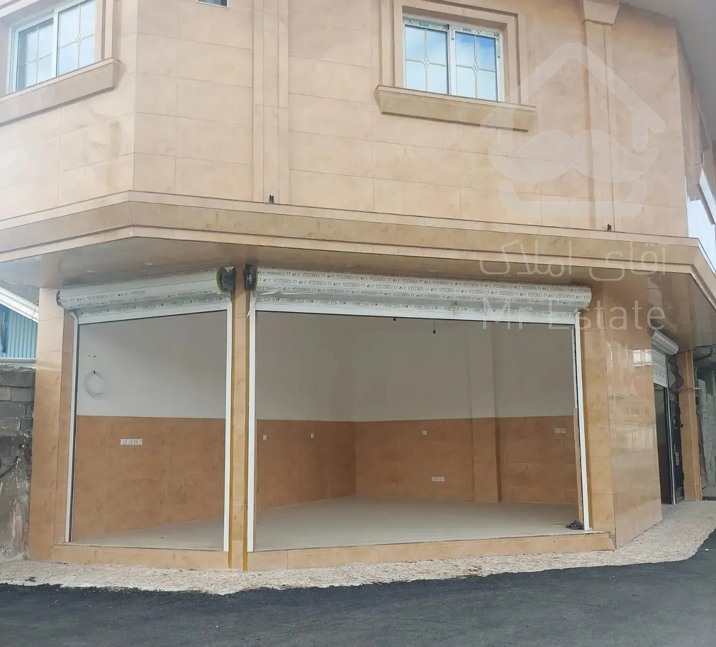 فروش خانه ویلایی با یک باب مغازه