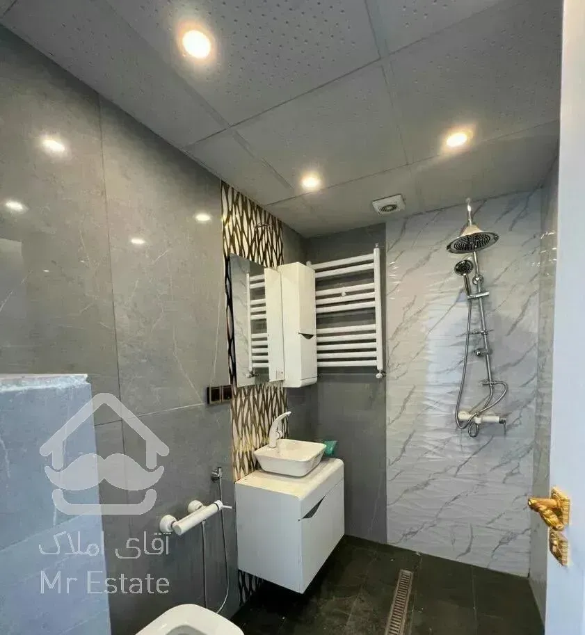 ۱۴۰متری نوساز//فول امکانات/۸واحدی