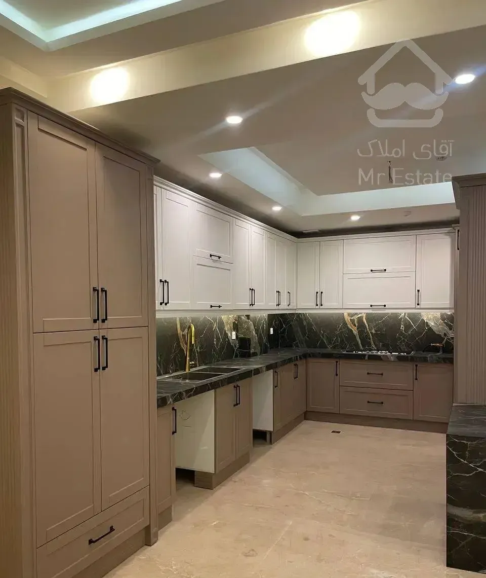 تاپ فرعی پاسداران/ ۱۸۰متر/ مشاعات آبی/ رو به آفتاب