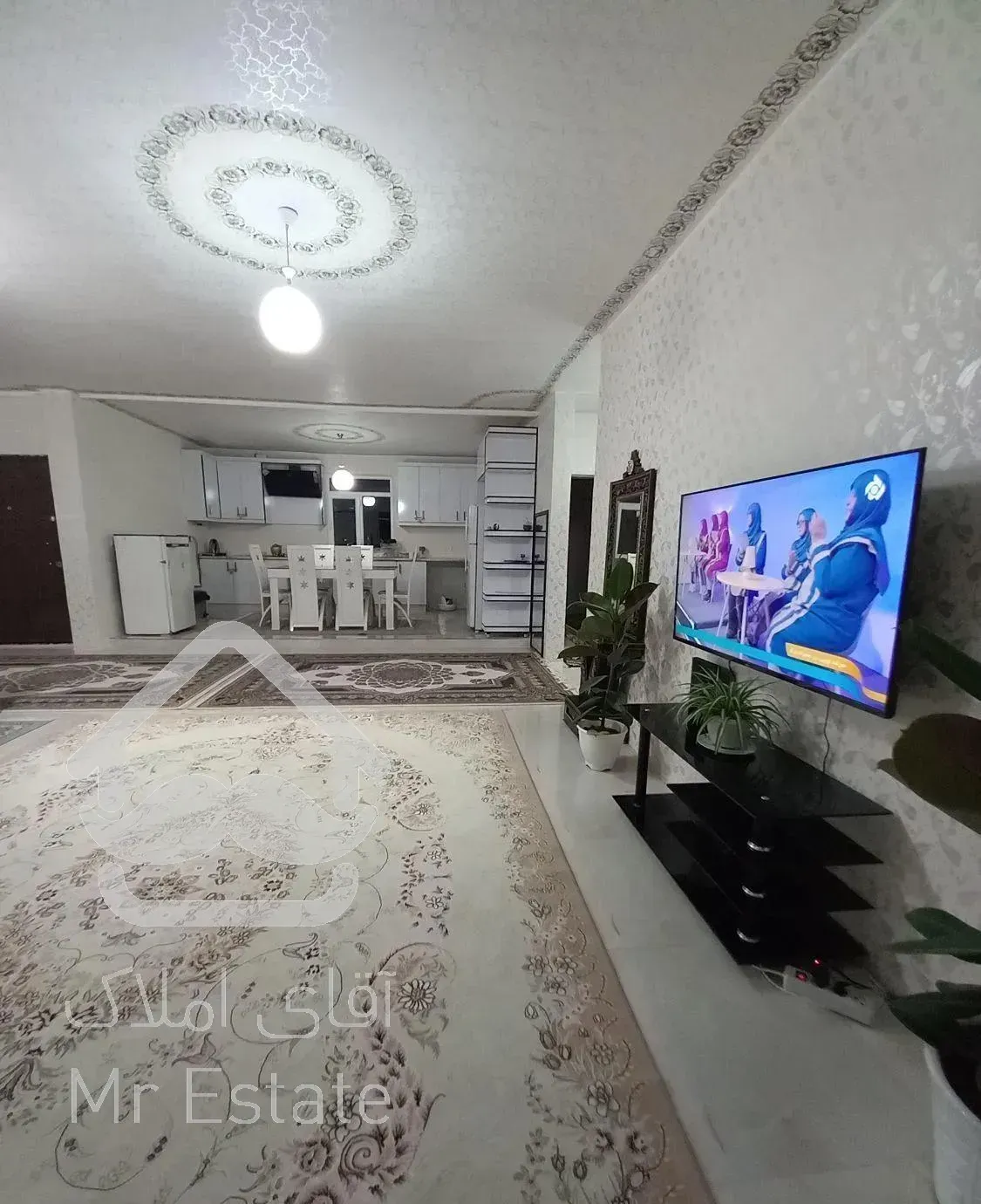 یک واحد۱۵۵متری دوخوابه، نوساز