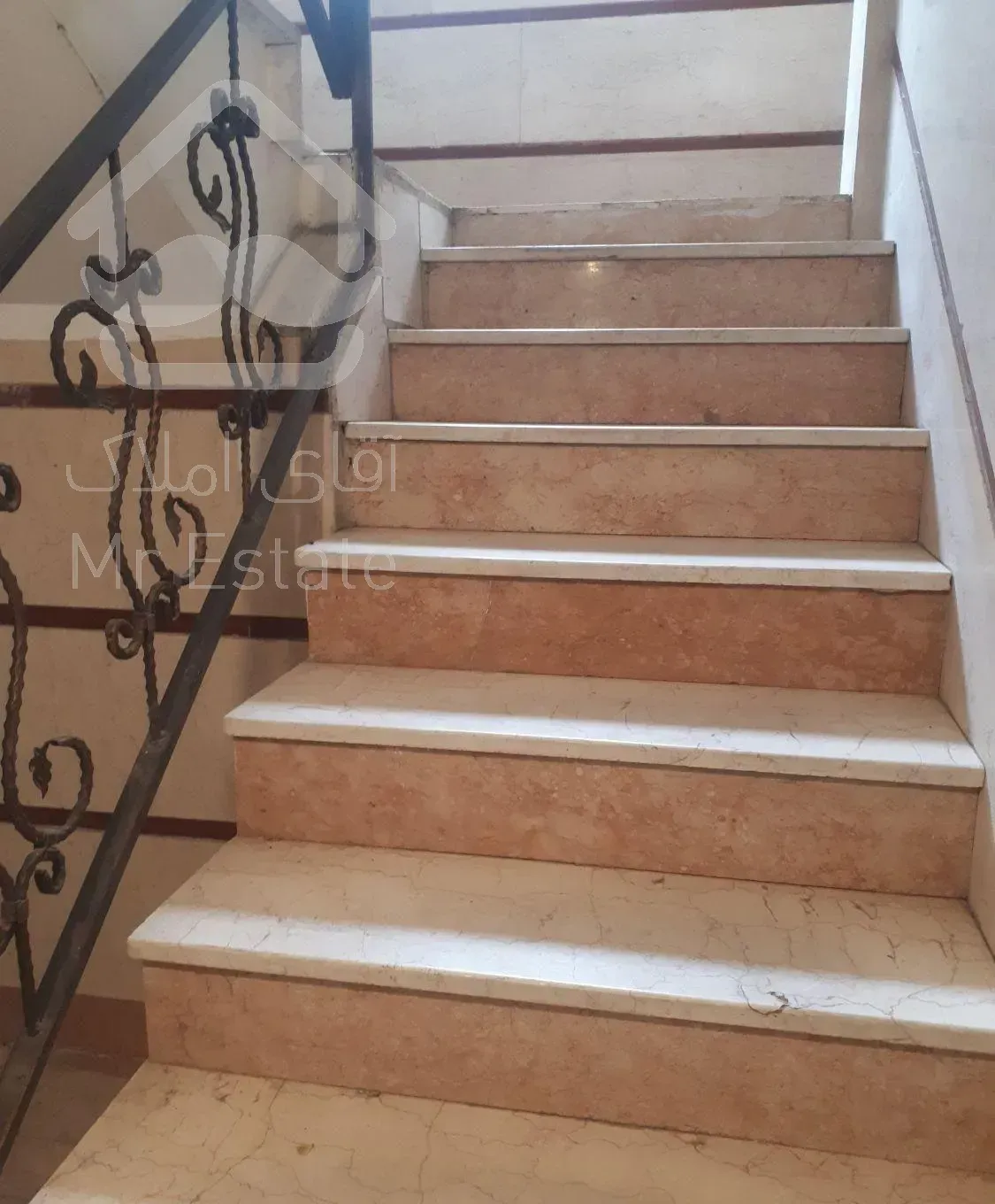 چهارراه گلوبندک خیابان نوری          ۶۸ متر ۲ خواب