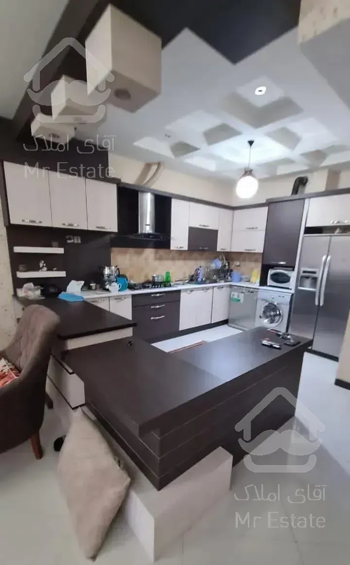 آپارتمان ۱۳۸ متری حاشیه کوچه بیست متری