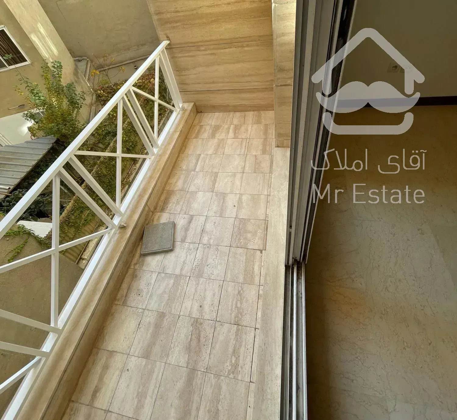 ۹۰ متر دوخوابه // ۲تراس // روبه آفتاب