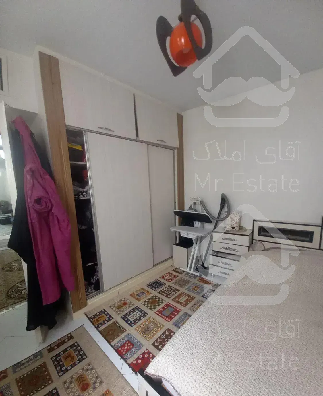 ۷۵متری دو خوابه با پارکینگ و انباری روبه آفتاب