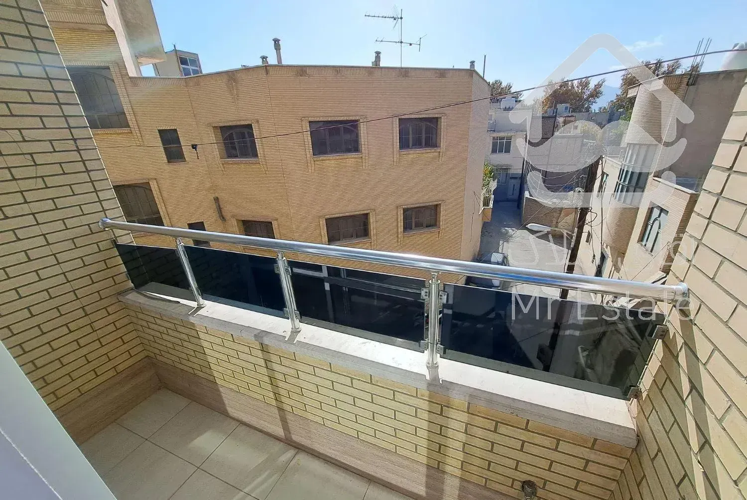 آپارتمان ۱۴۰ متر ۳ خوابه آذر شمالی