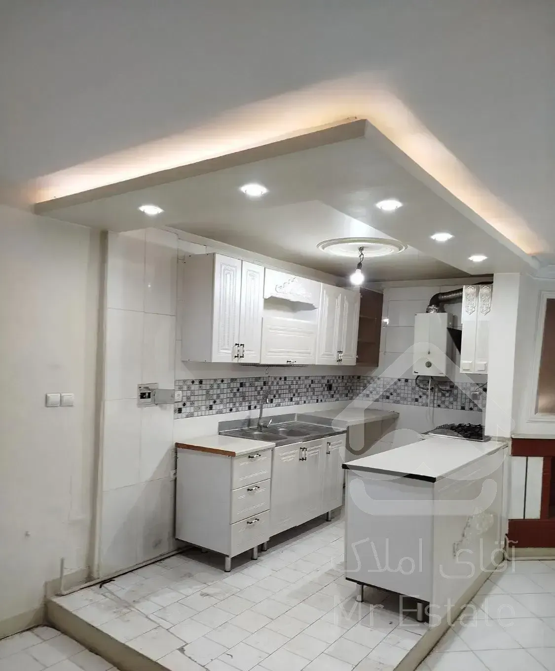 70متر/تکواحد/خیابان کارگر/همکف/سالن پرده خور