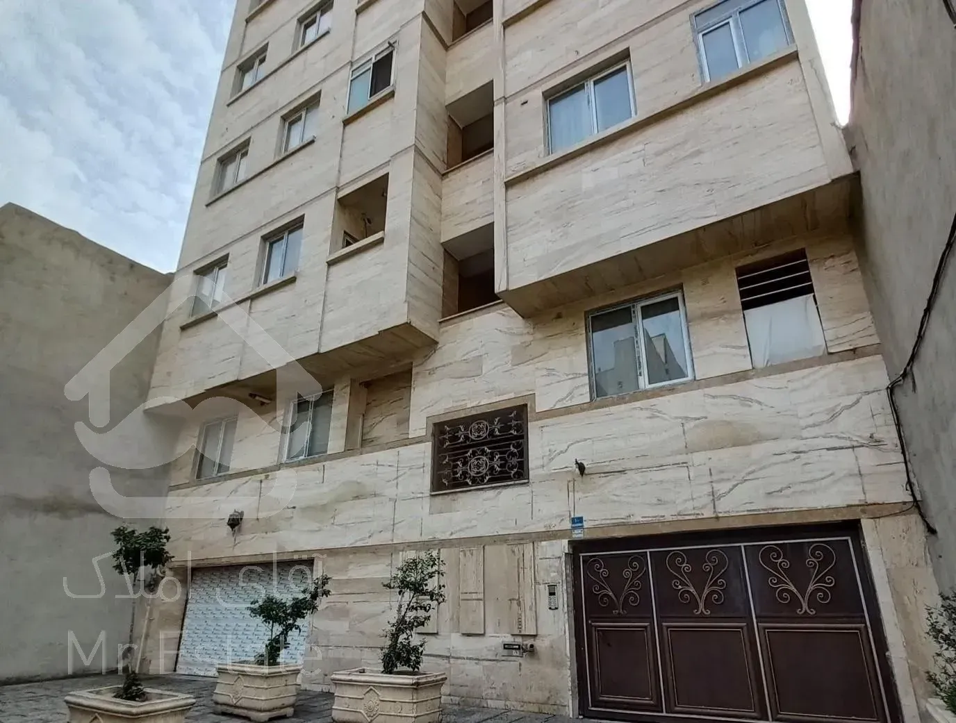 اپارتمان ۷۰متری ۲خوابه.قیمت۳روز