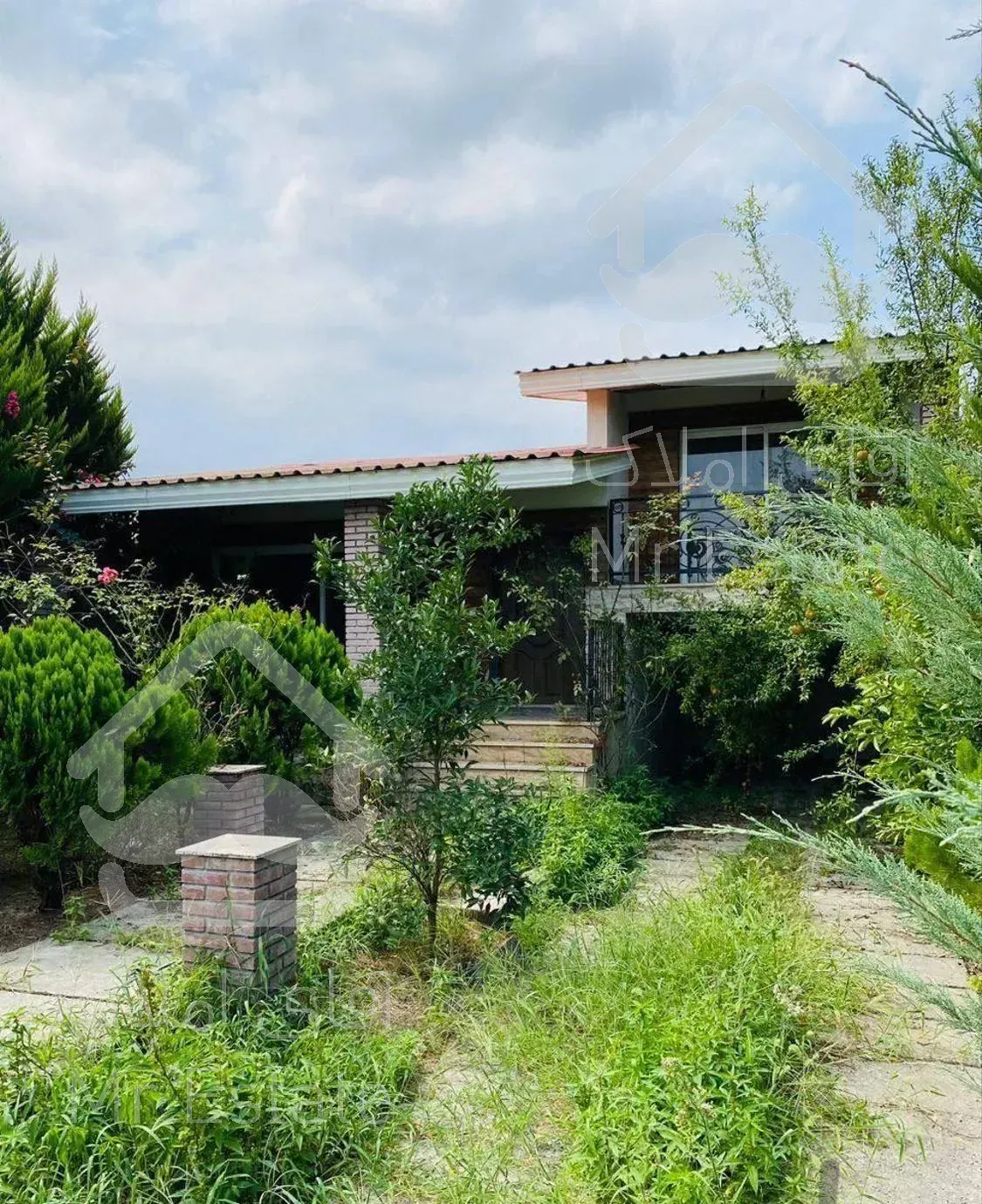 ویلاباغ۲۸۰متری*شهرک قدیمی با امنیت بالا