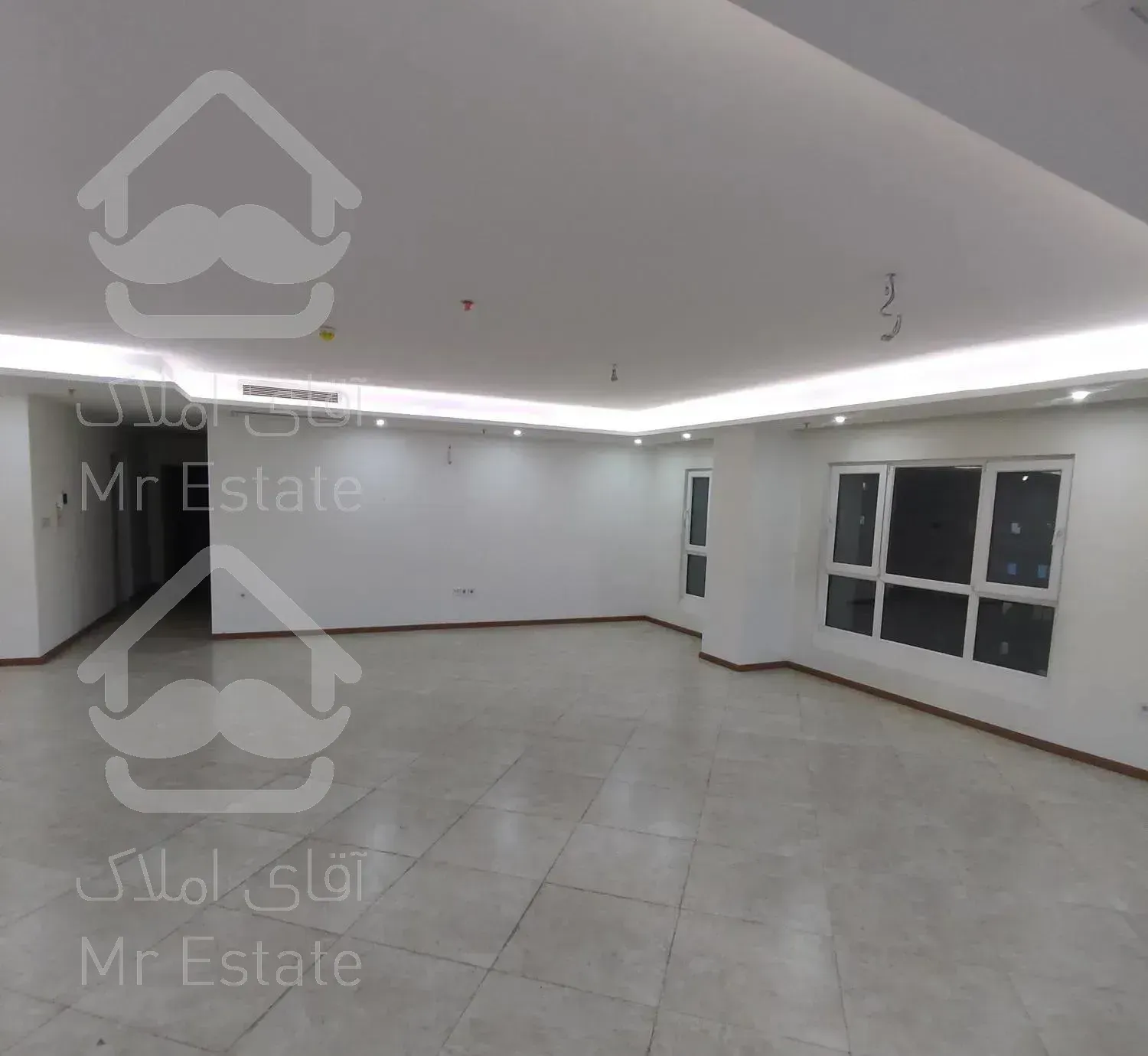 ۱۹۲متر ۳خواب سالن بزرگ/ همراه شهر