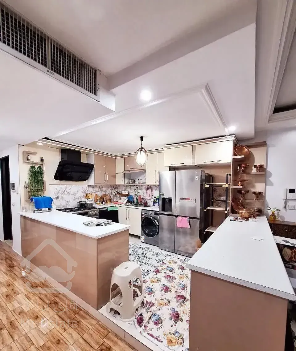 اجاره / ۱۲۵م۲خ / خوش نقشه / لوکیشن عالی درطالقانی