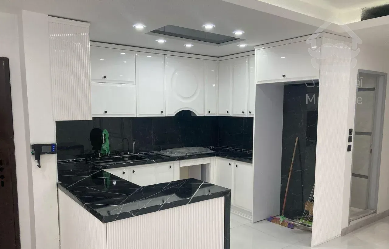 76متر فول امکانات رو به افتاب