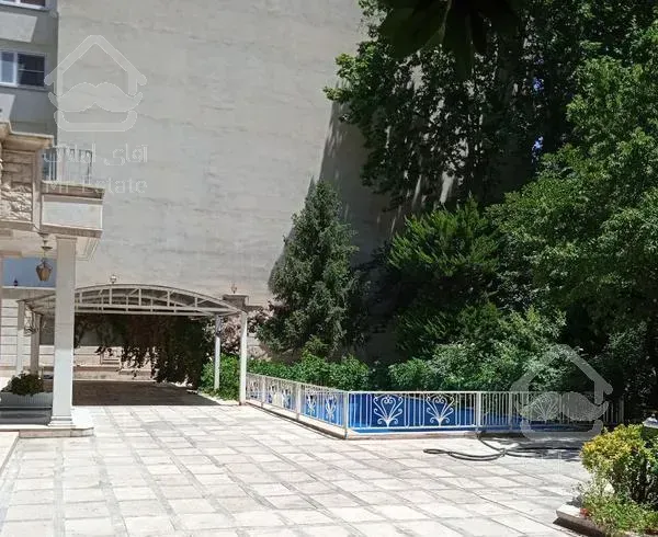 ۲۳۵۰ متر عمارت در نیاوران