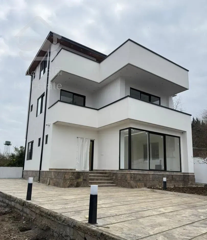 ویلا ۲۷۰ متری ۴ خواب نوساز جنگلی