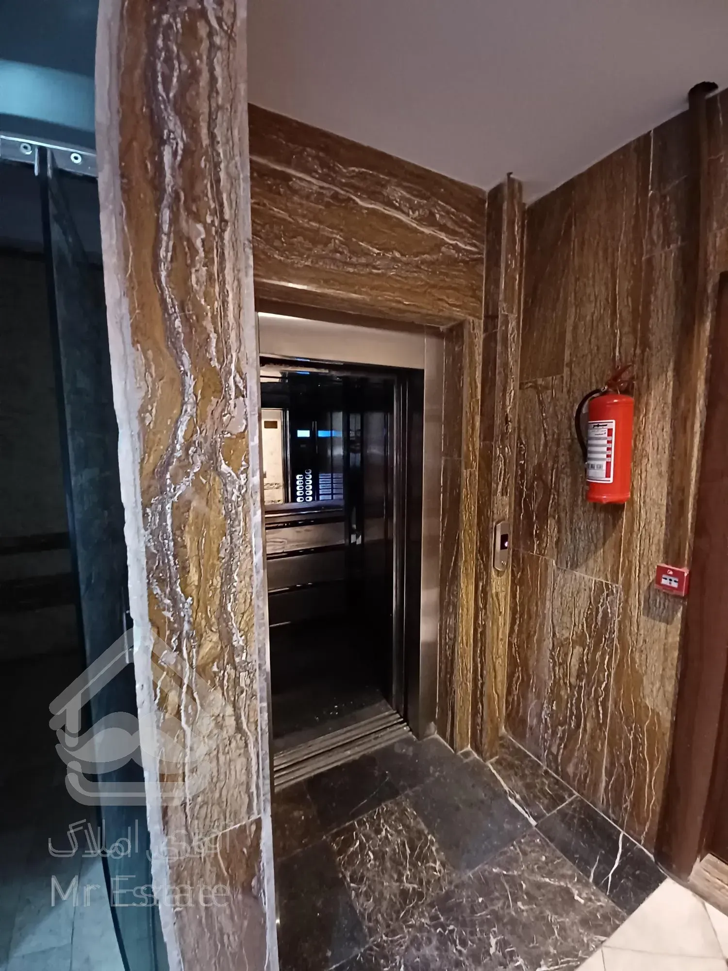 اجاره‌ آپارتمان سند اداری فوق العاده شیک صادقیه کاشانی