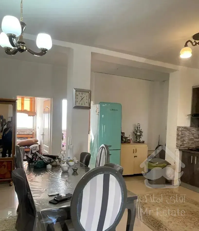 ساحلی ، شهرکی ، بر جاده