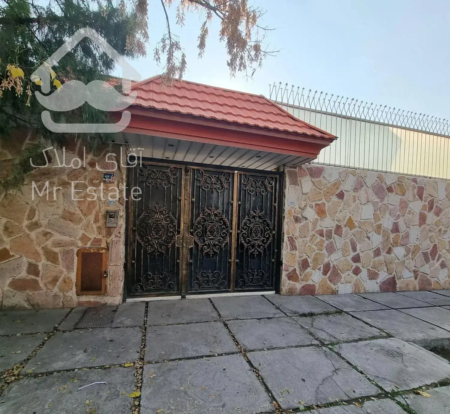 ویلا دربستی 330متر