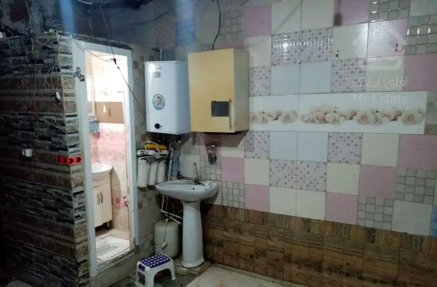 سوئیت،غرفه18مترتجاری خواب،انبارتجاری،پارکینگ،کارگا