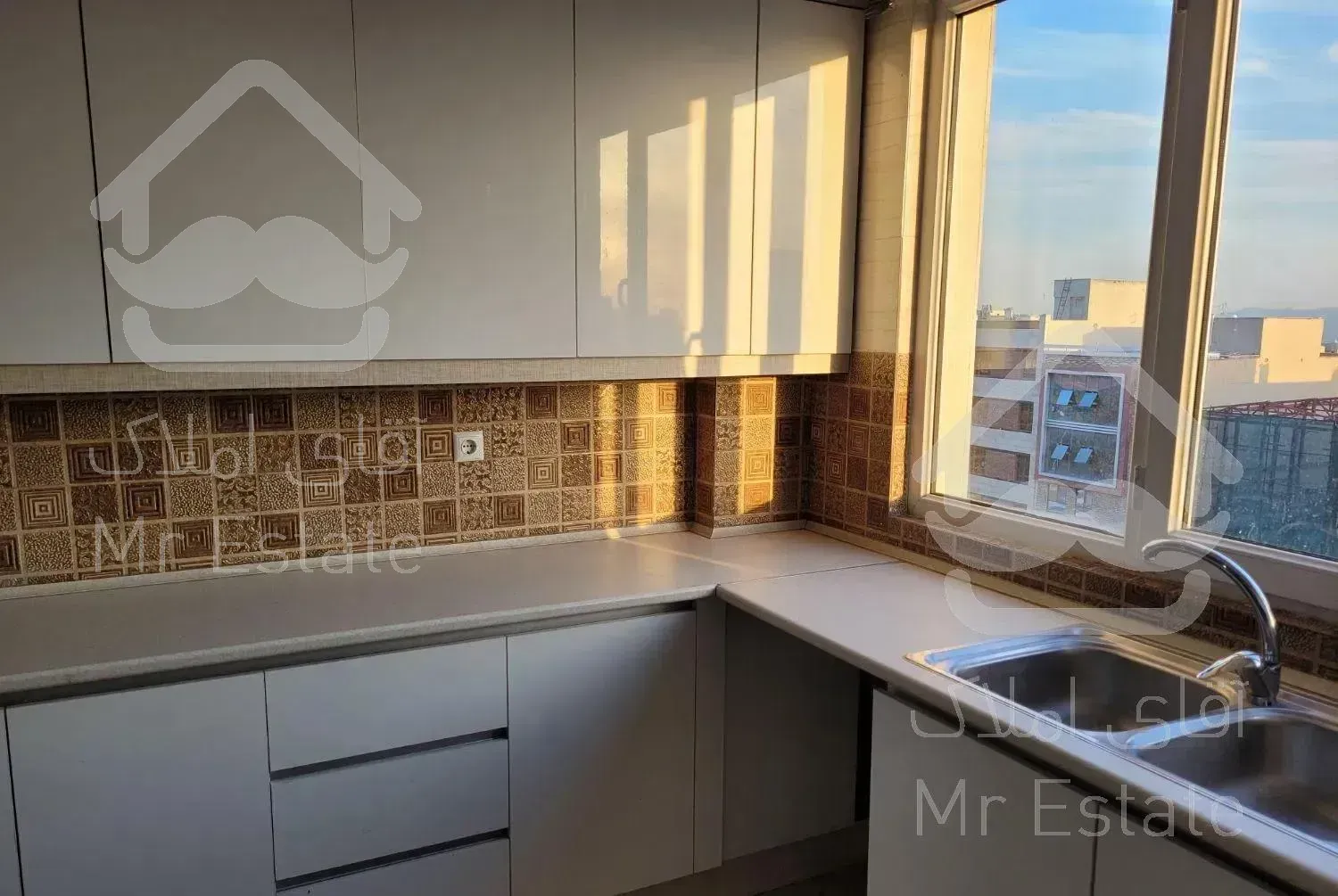 ۶۹ متر / ۲ پارکینگ سندی / خوش نقشه