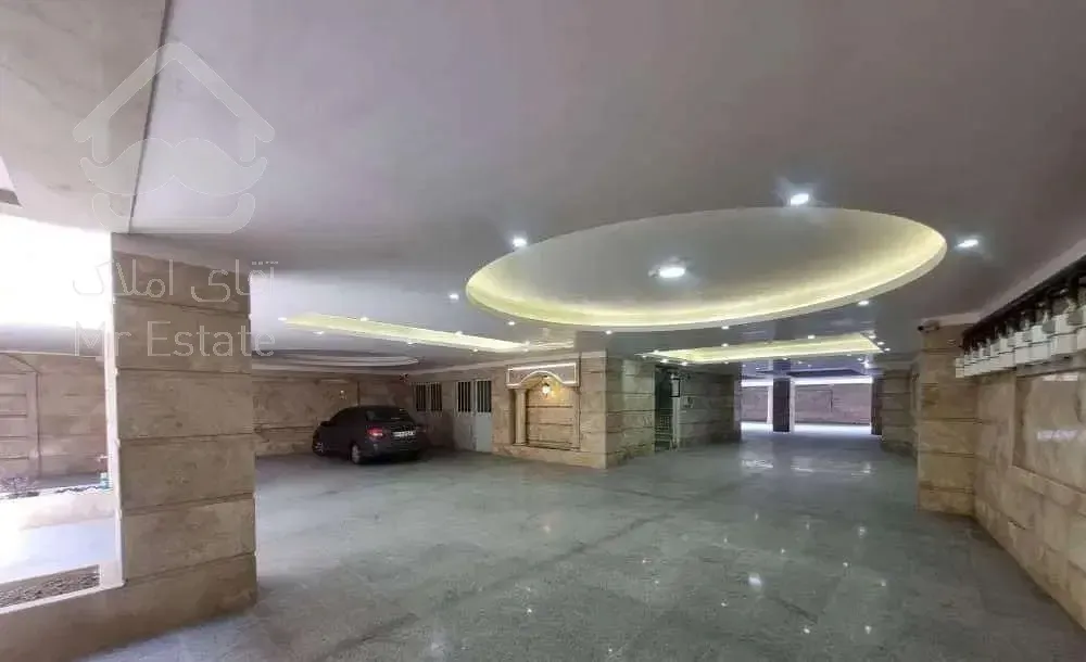 ۱۶۷ متری کریم آباد // پذیرایی غرق در نور