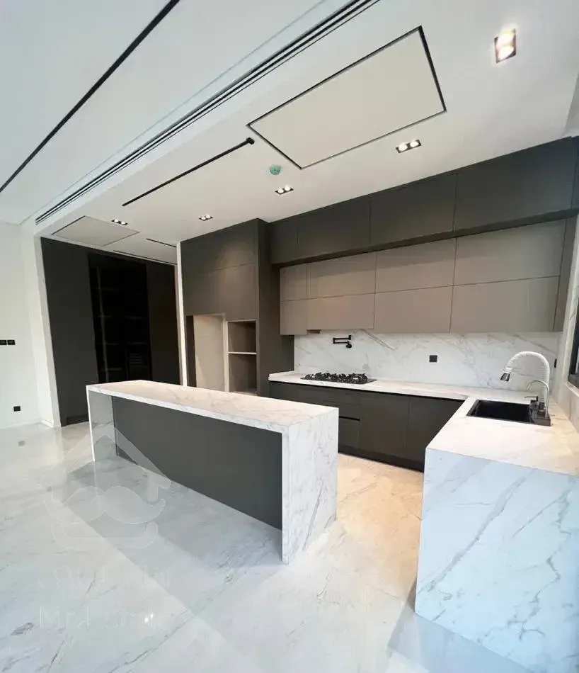 ظفر ۱۵۰متر نوساز ویو مشجر وبدون مشرف با مشاعات ابی