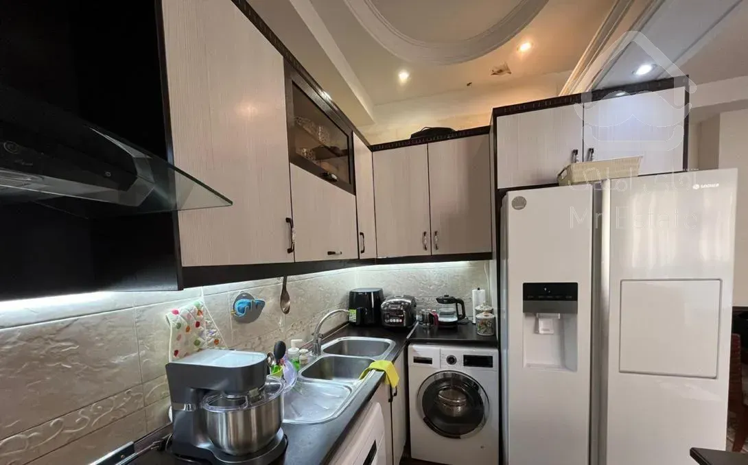 آپارتمان ۶۴ متری تک واحدی / خ ایران-پورزرگری