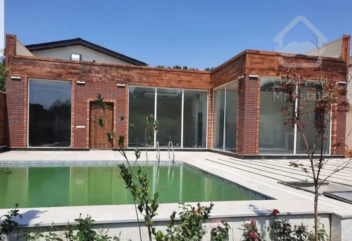 ویلا نوساز ۶۰۰ متری فول امکانات