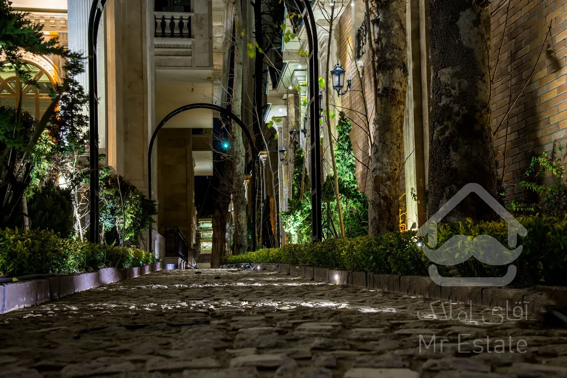 رهن و اجاره ۲۰۰متر ۳خواب برج باغ فرمانیه