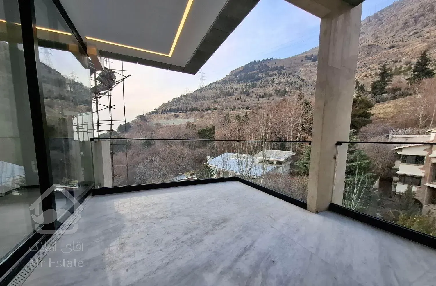 ۲۱۰ متر مشرف به زیباترین منظره کوههای توچال