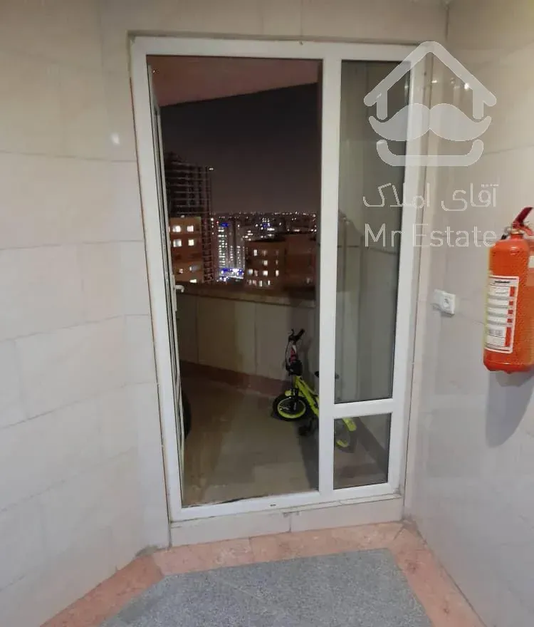 آپارتمان ۹۷ متر و ۲ خوابه میباشد