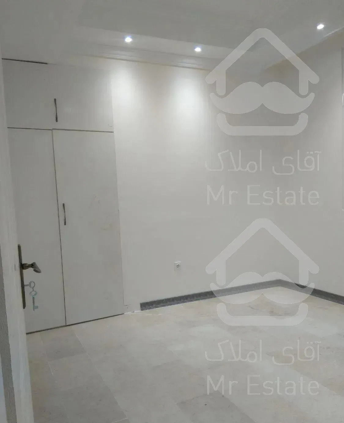 کارگر شمالی پارک لاله 140متر کلید نخورده