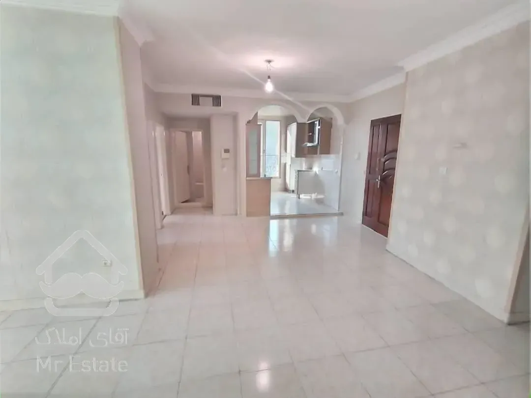 ۸۲متری دوخوابه استادمعین