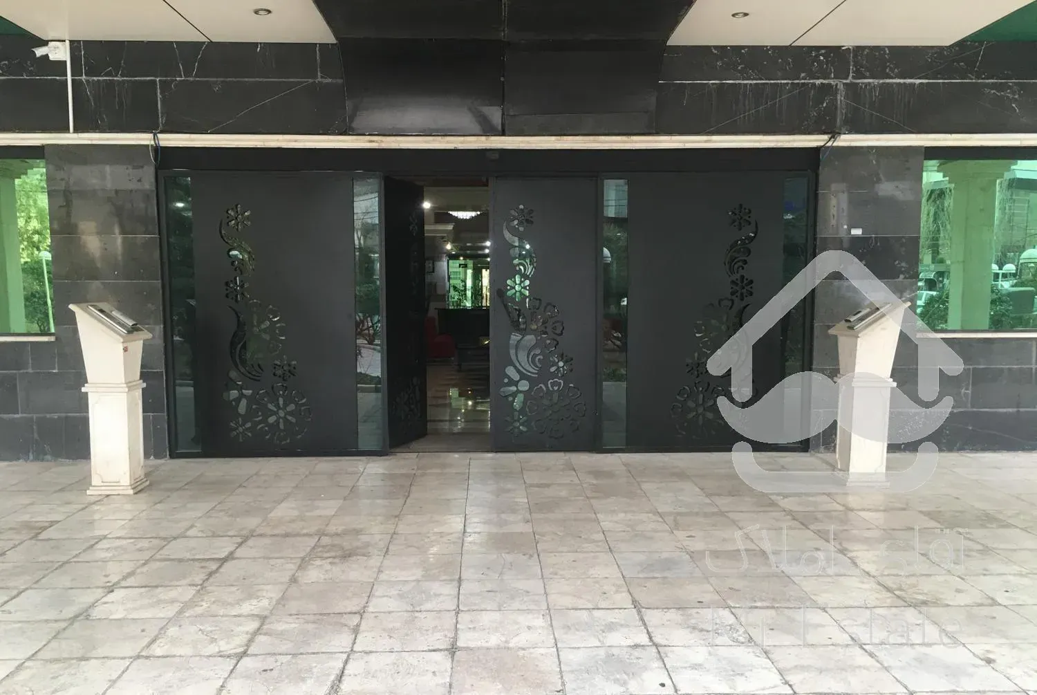 برج سروناز 156 متری