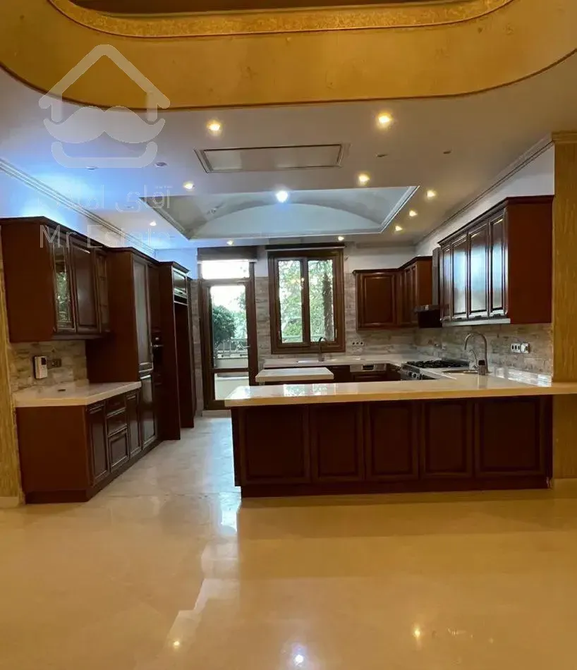 ۲۶۰ متر/سه خواب/ ۵۰ متر مســتر/به قیمت