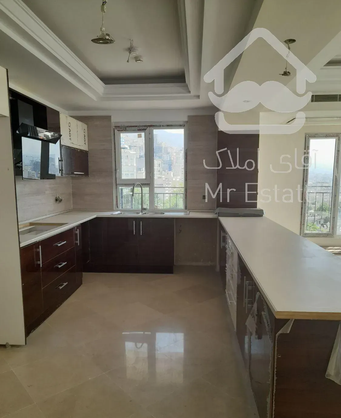 پاسداران /گلستانها/۱۶۰ متر / ۲ پارکینگ سندی