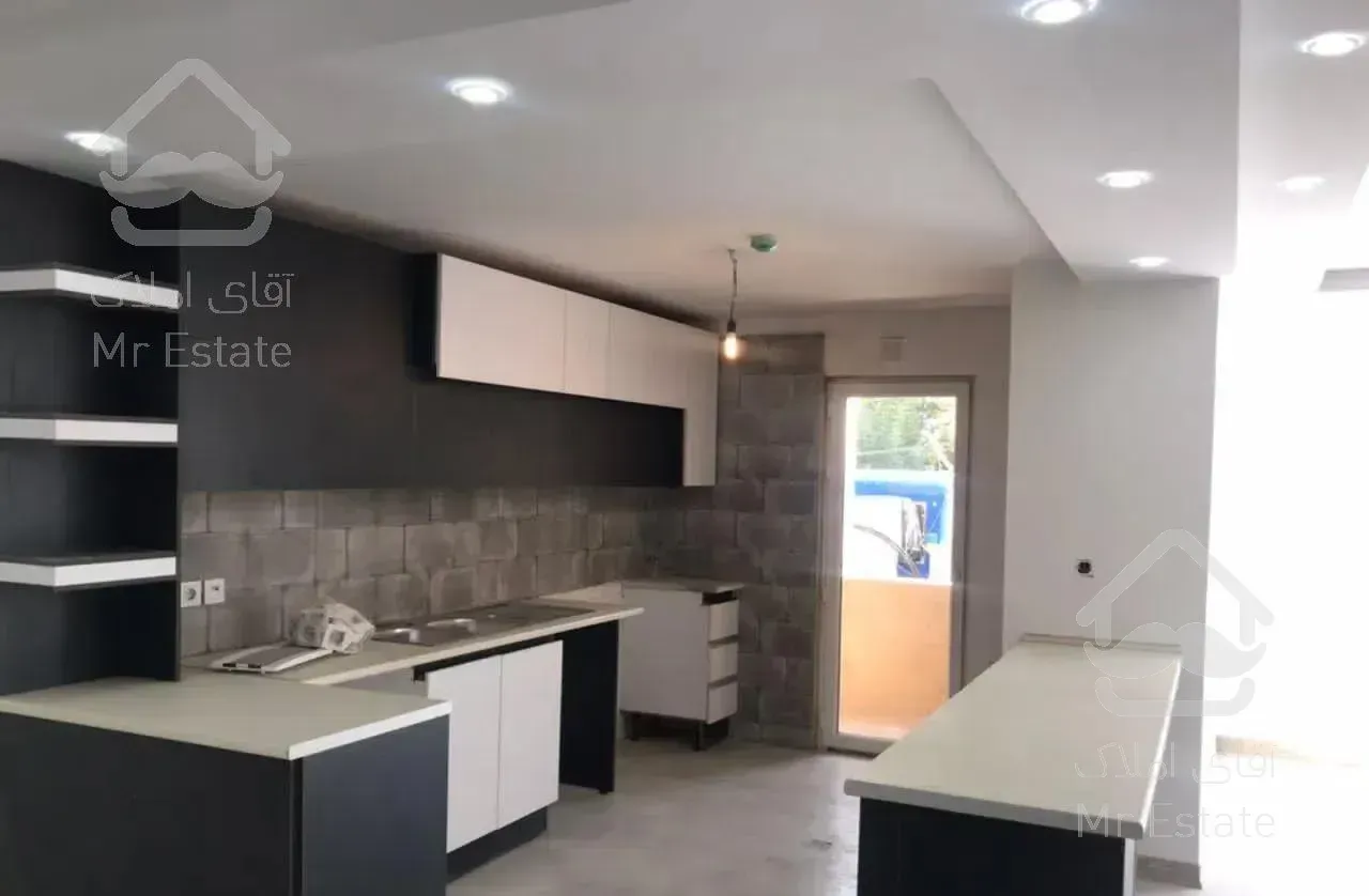 ۱۴۰متر/ فول امکانات کلیدنخورده/خوش نقشه/غرق نور