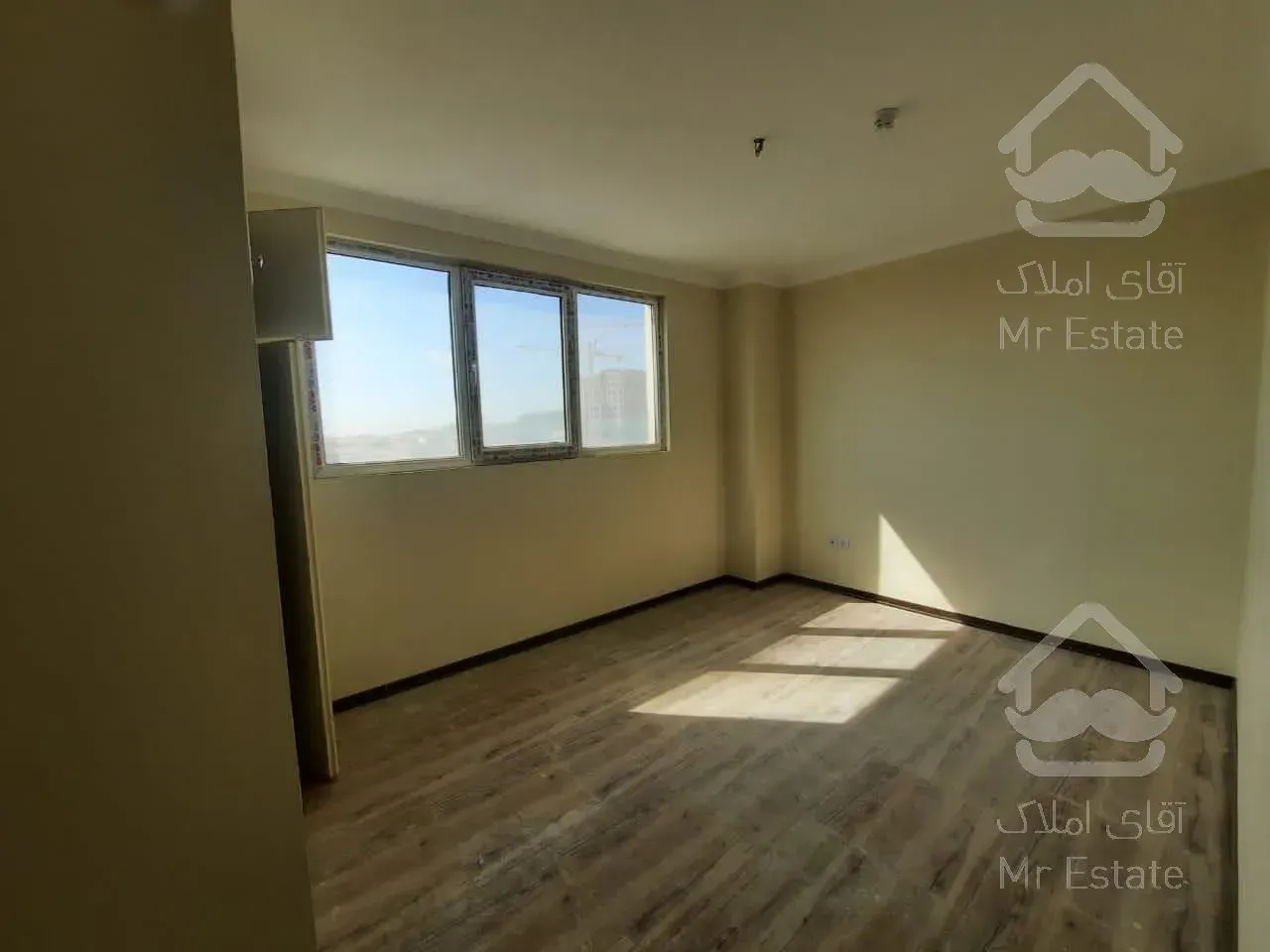 رهن کامل قابل تبدیل واحد ۱۱۸ متری برج در بلوار کوهک