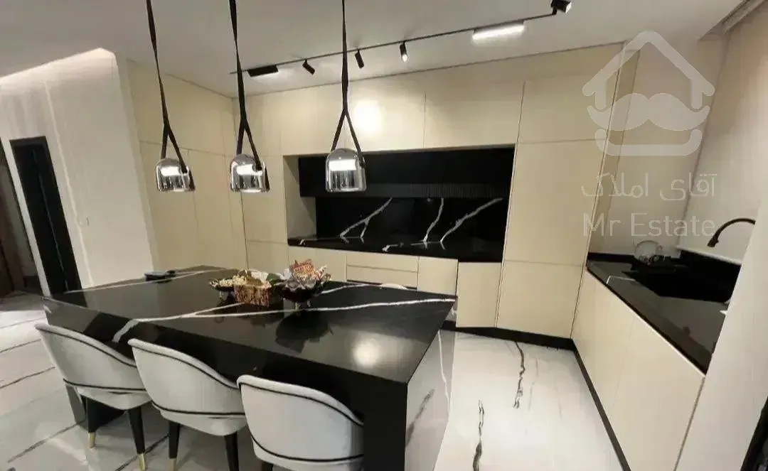 ۹۲ متری/خوش نقشه/فول امکانات/اباذر مقداد