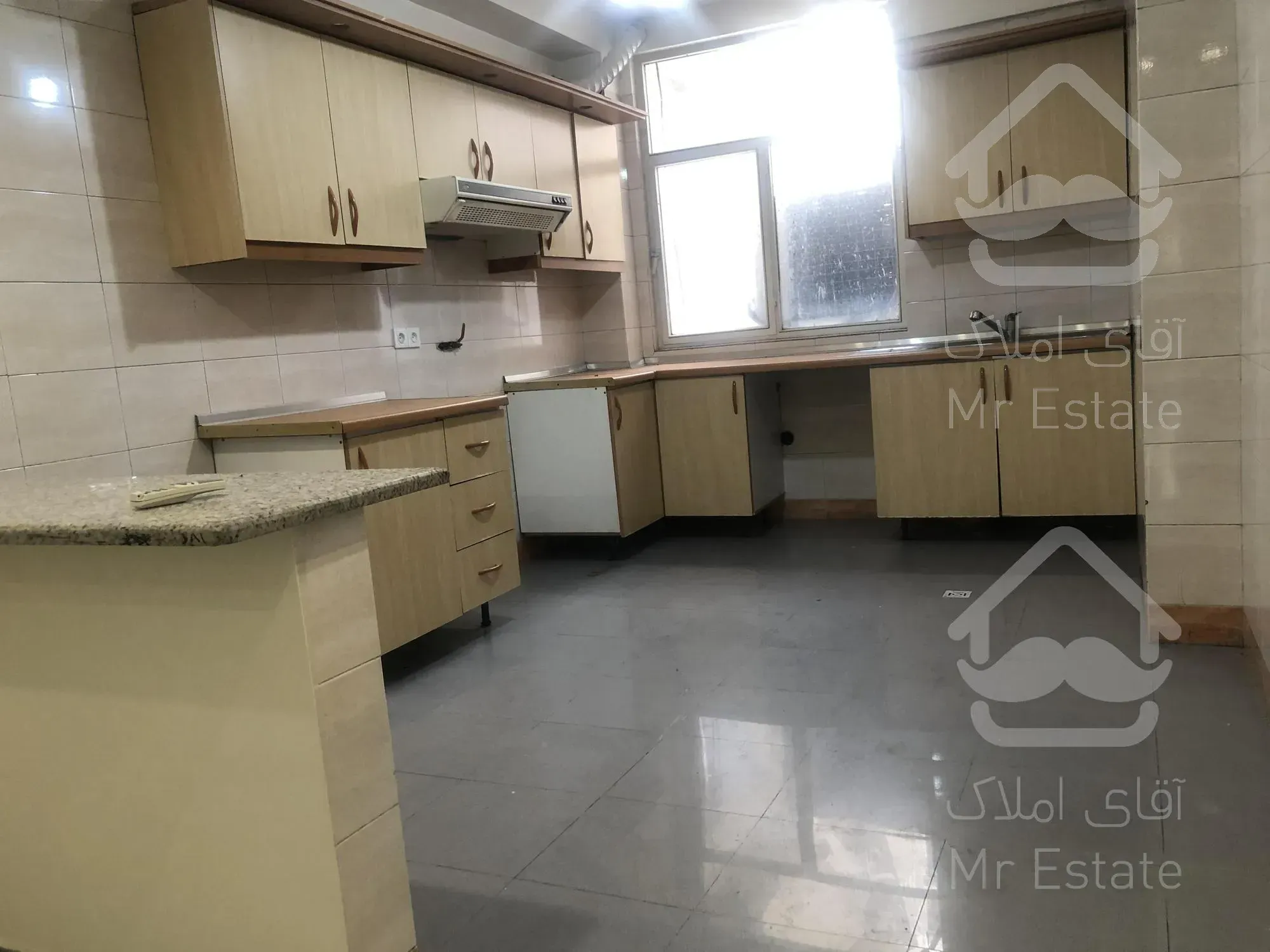 آپارتمان ۱۳۰ متر ۲ خواب خیابان ونک