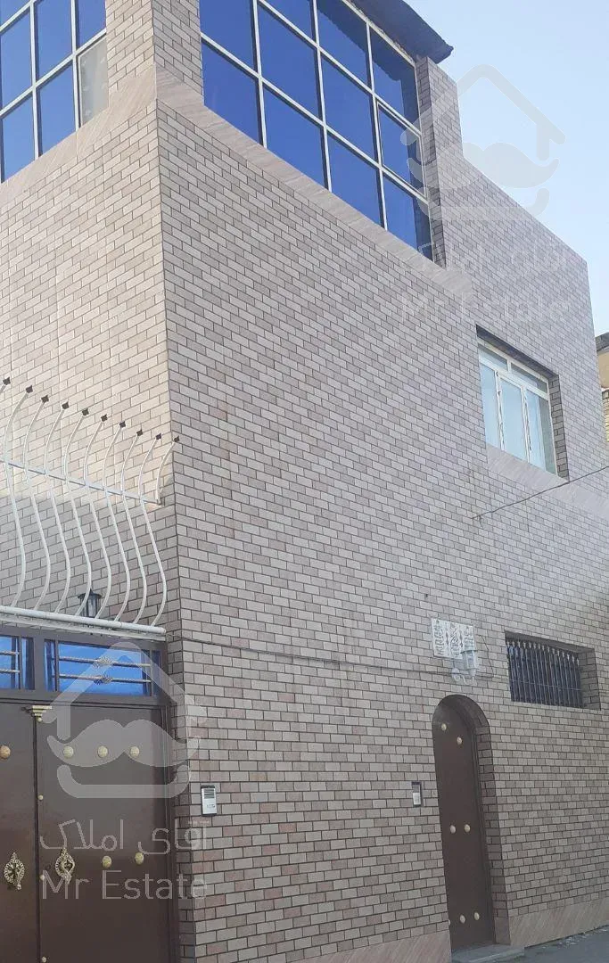 آپارتمان ۱۴۰ متری شیک وتمیز