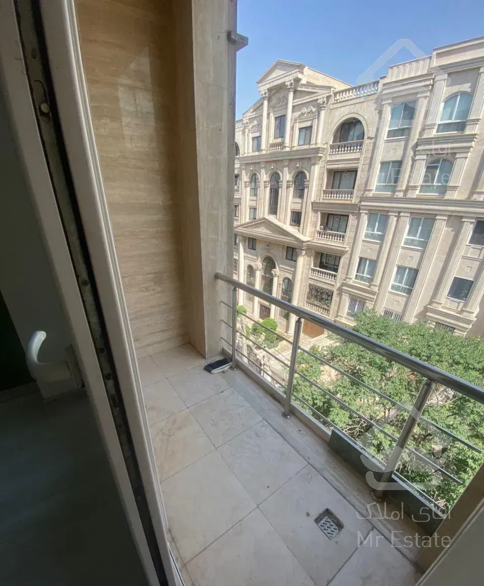 ۸۴متر روبه خیابان *فرعی زوج*