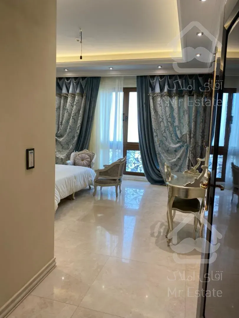 فروش آپارتمان ۳۰۰متر ۴خواب