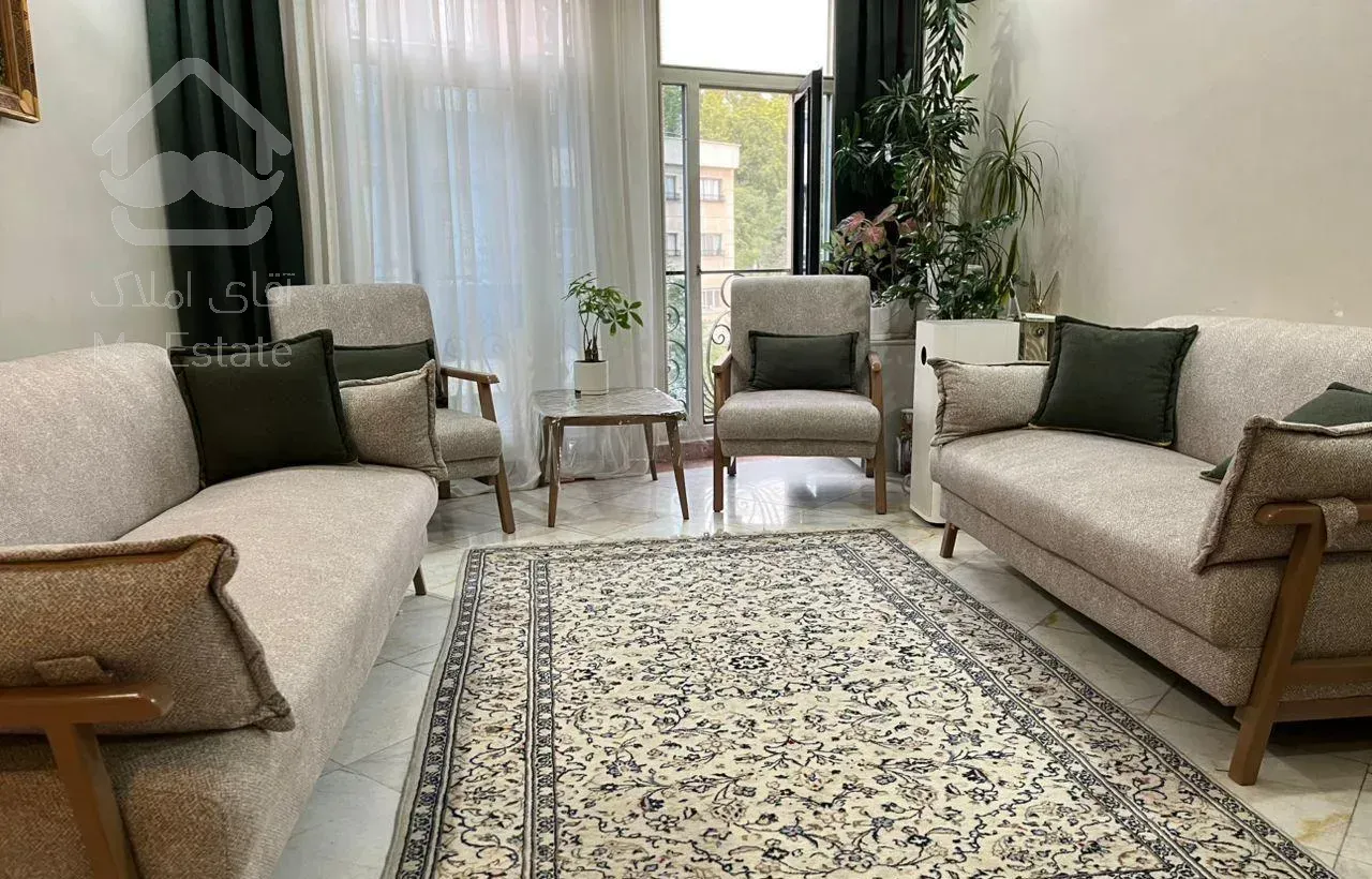 آپارتمان ۸۰ متری دنج و نورگیر نزدیک باغ ایرانی