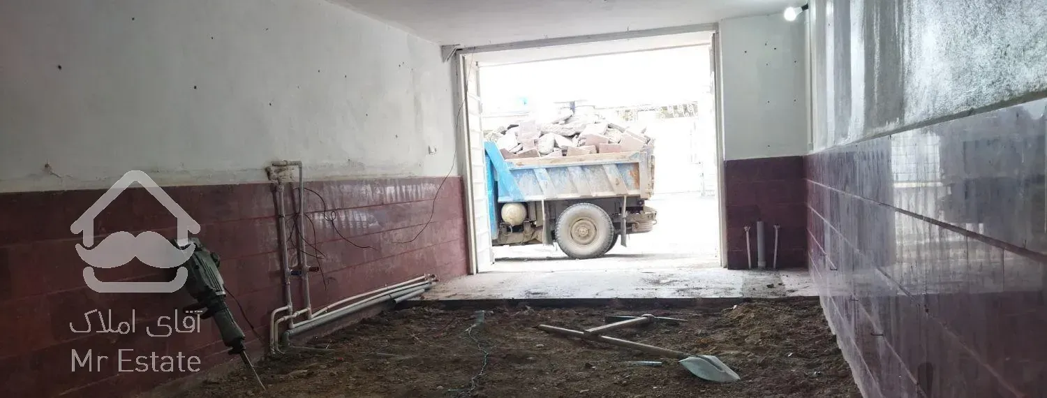 تخریب کلی و جزئی دیوار. اپن کاشی حمل نخاله