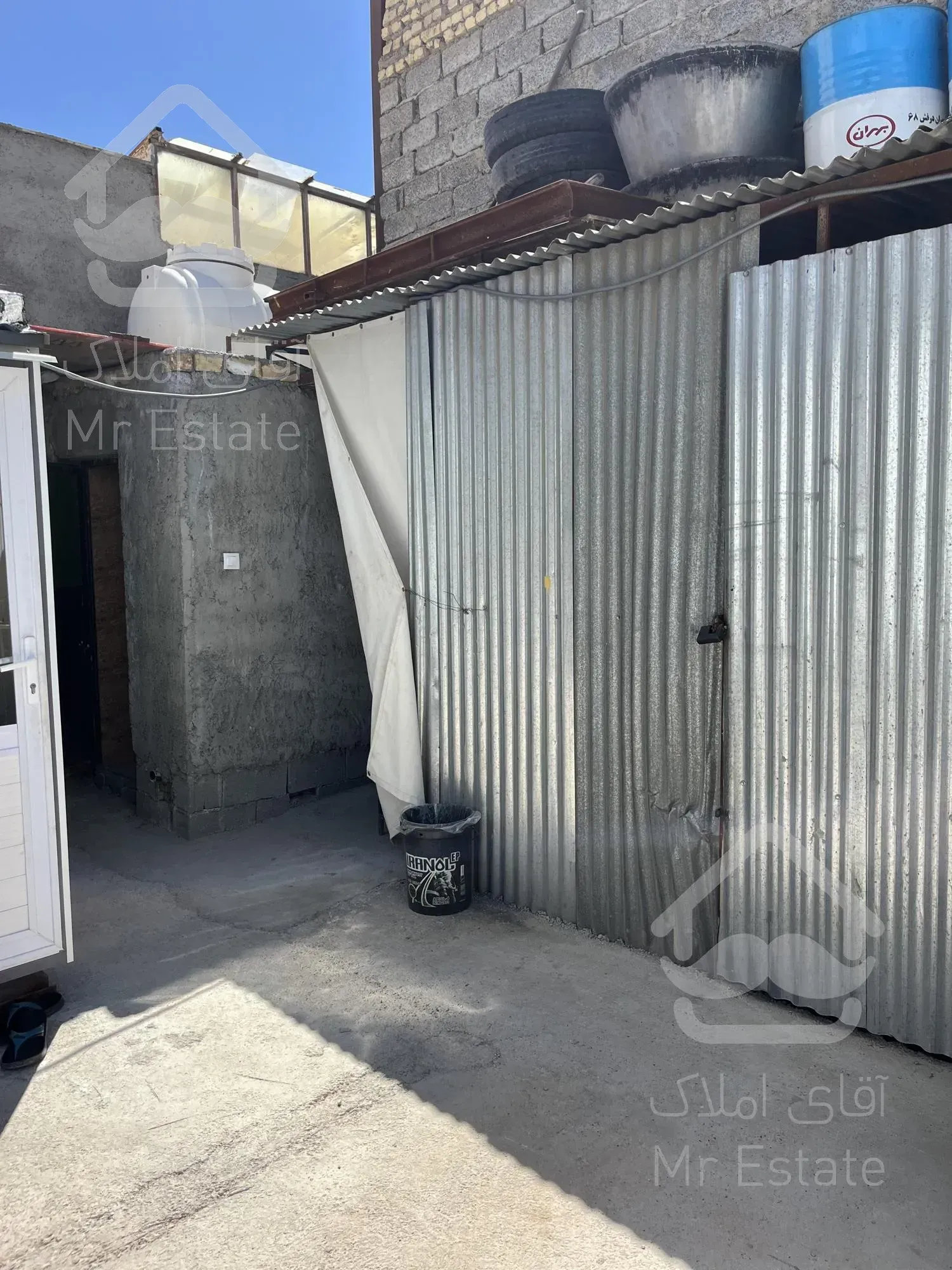 انبار تجاری به متراژ ۴۰۰ متر مربع بر خیابان فاخته ۲ ( خروجی سیمان)